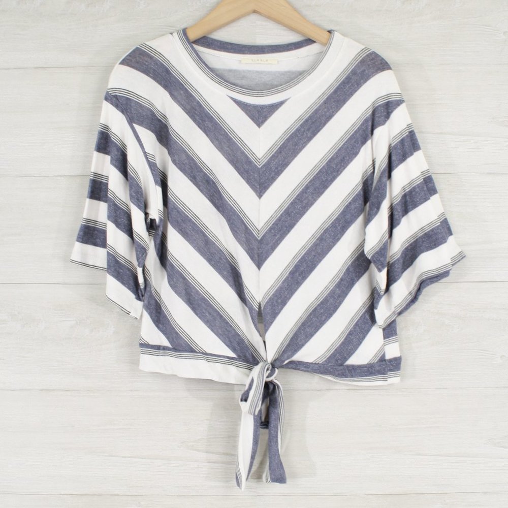 SOLD OUT!! 🥰ILLA ILLA Chevron Stripe Tie Front Tee - Picture 1 of 6